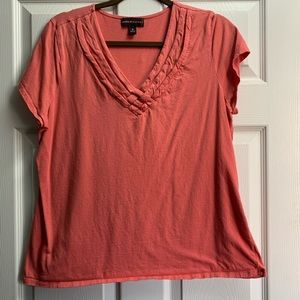 Tshirt top very comfy in a melon color